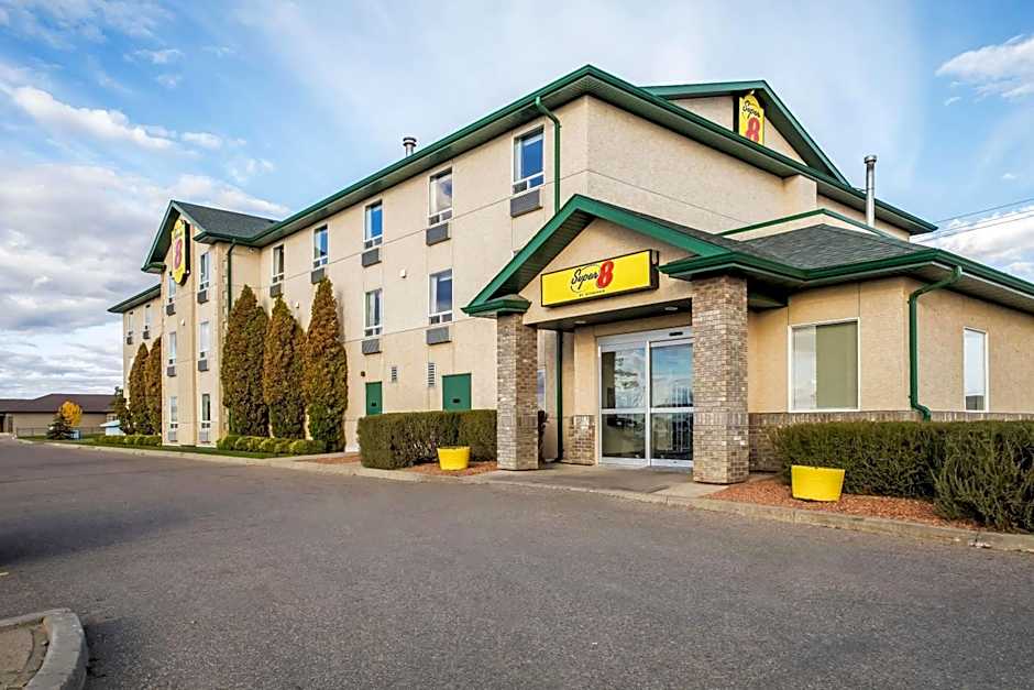Super 8 by Wyndham Prince Albert