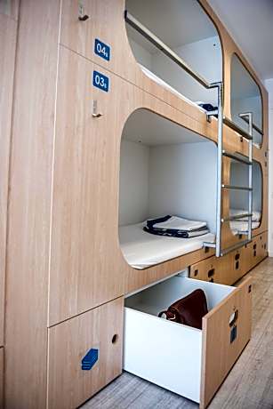 Bed in 8-Bed Mixed Dormitory Room