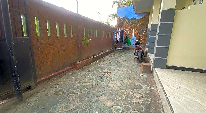 OYO Life 93401 Kos Putri Alamanda Syariah