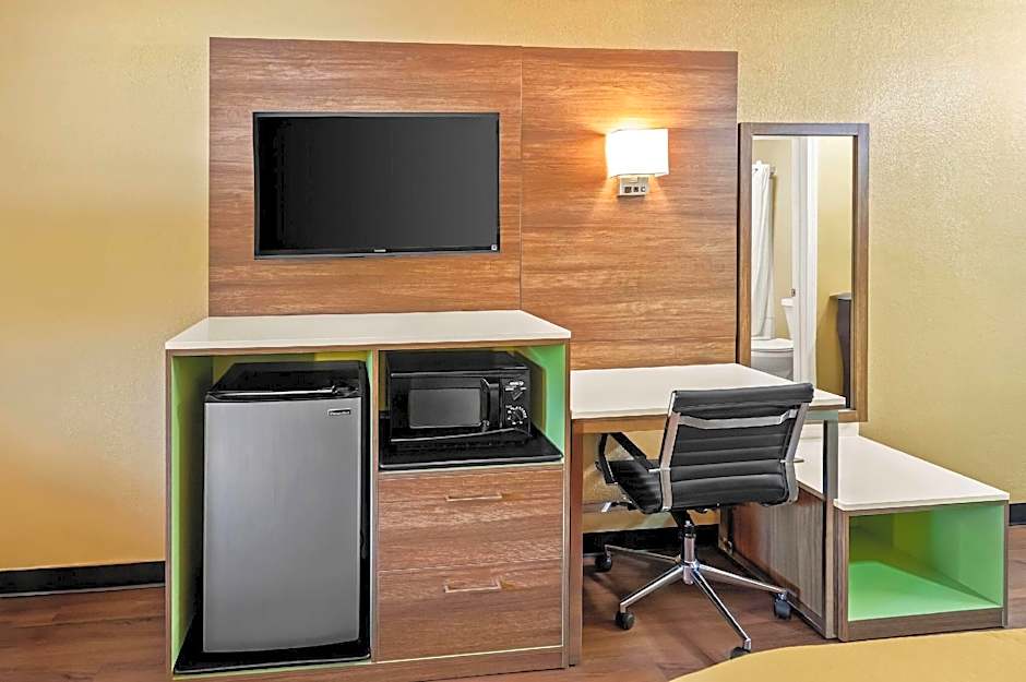 Super 8 by Wyndham Cincinnati/Springdale OH