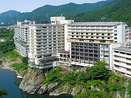 Superior Japanese Style - Smoking