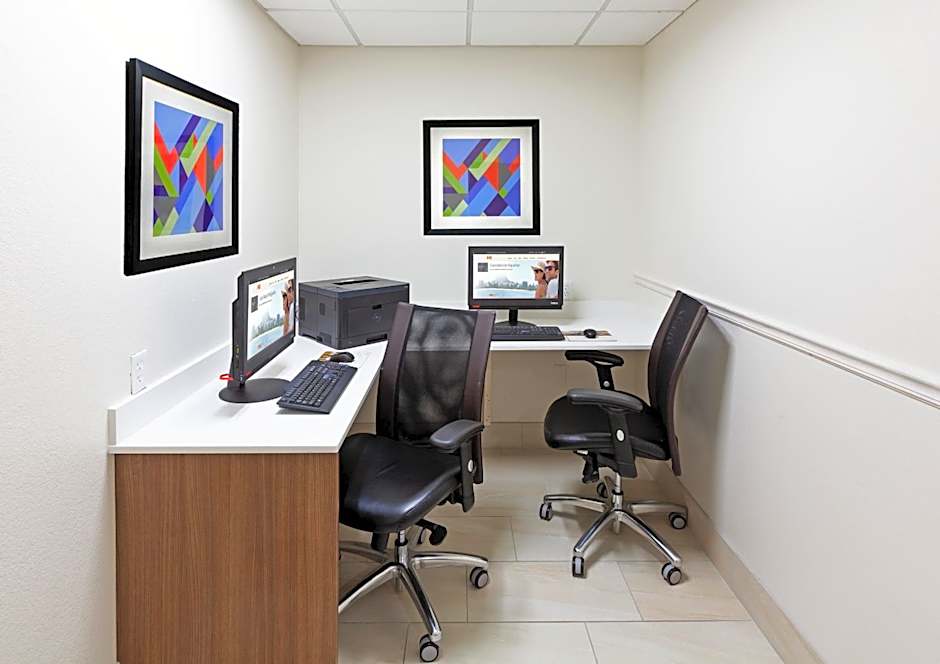 Holiday Inn Express Hotel and Suites Jenks By IHG