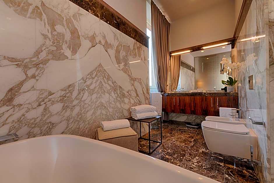 Donati Luxury Tower Suites