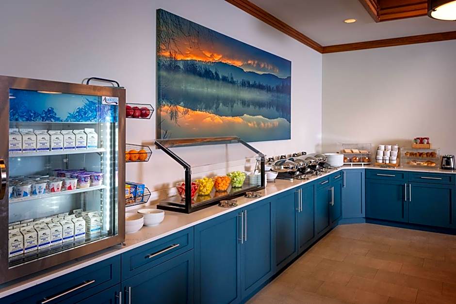 Delta Hotels by Marriott Huntington Mall