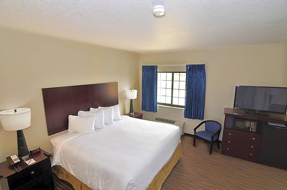 Cobblestone Inn & Suites - Holstein