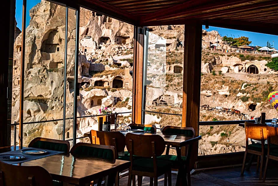 Caldera Cave Hotel