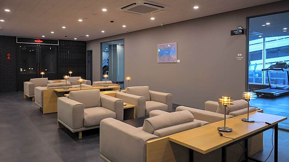 Workers Hotel Daejeon by Aank