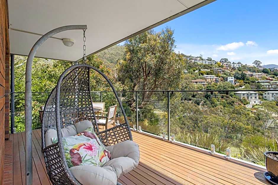 The View 2 bed unit with stunning Hobart outlook