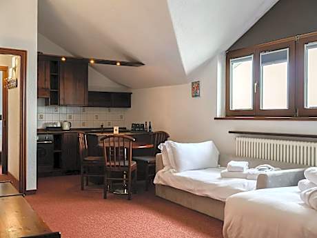 Economy Quadruple Room