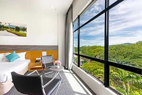 Premier Double Room with Lake View