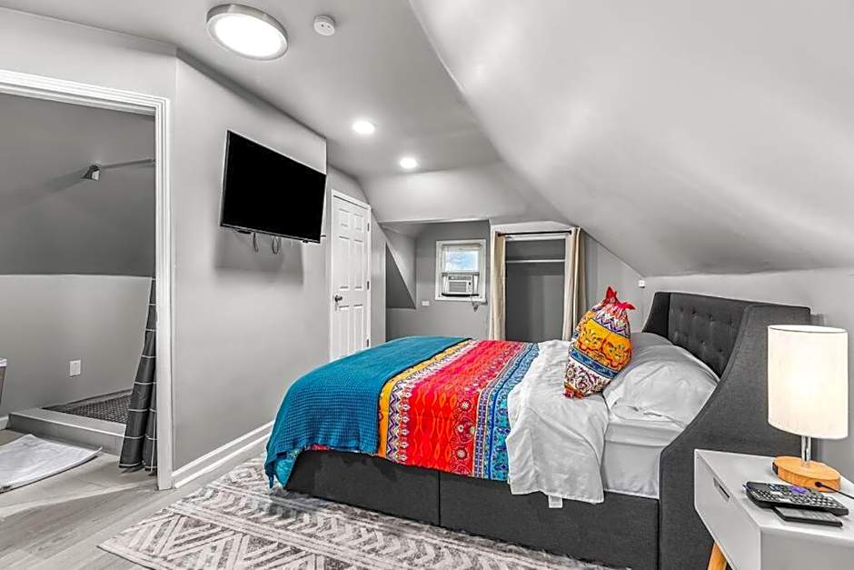 3rd Story Loft Islandview Pets Included with Free Parking!