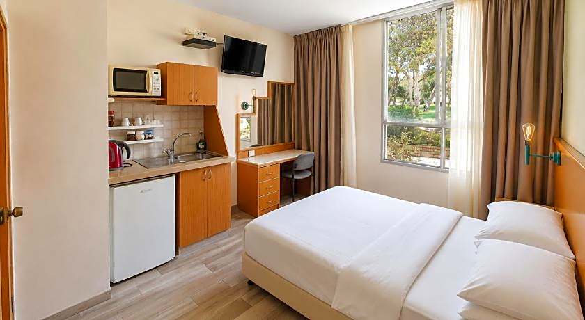 Marom Residence Romema