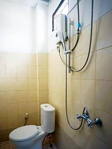 OYO 2886 Her Mandiri Guest House