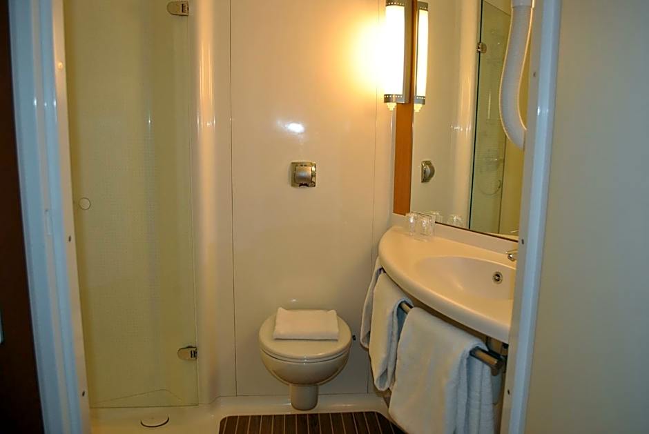 ibis Loriol Le Pouzin
