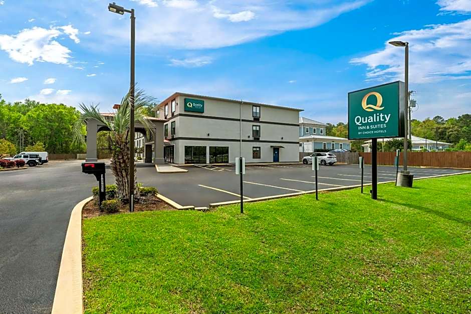 Quality Inn & Suites Biloxi - Ocean Springs