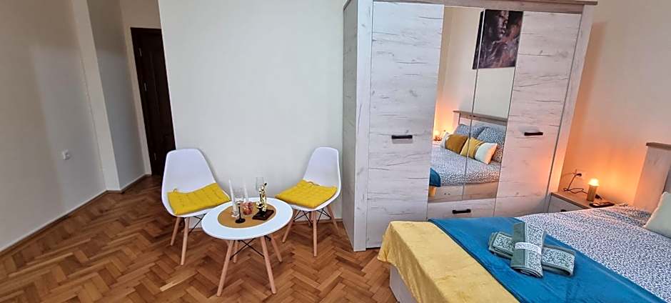 Happy Mood Apartments