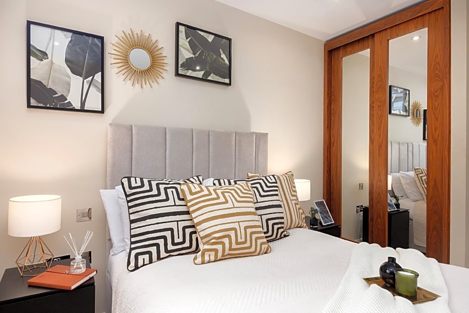 One Bedroom Serviced Apartment in Holborn, Chancery Lane