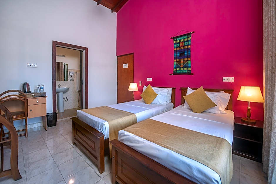 Ceyloni Lake Residency