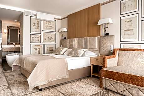 Junior Suite with Balcony and Mountain View