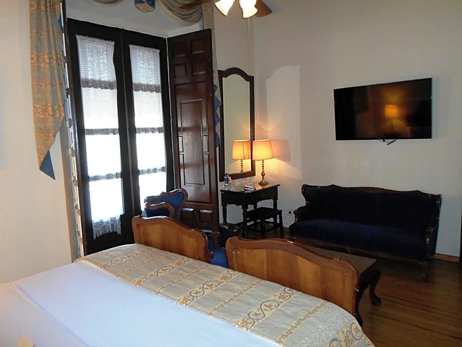 Hotel Virrey De Mendoza