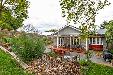 Vintage Charm on St Leonards in the Yarra Valley