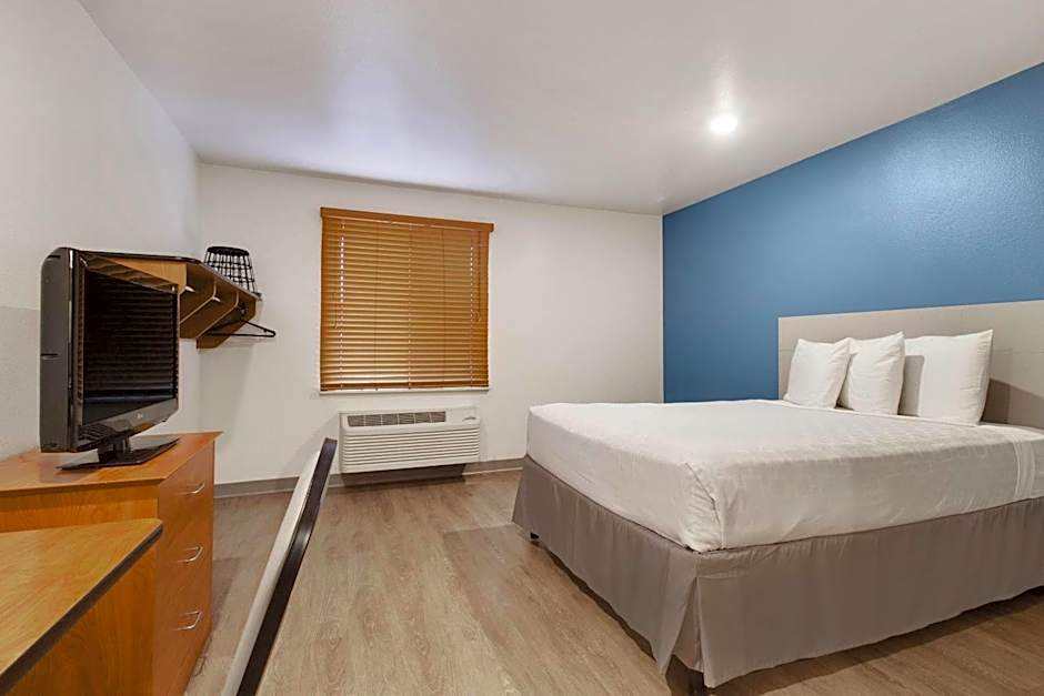 WoodSpring Suites Conroe