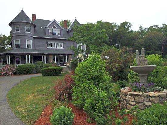 Castle Manor Inn