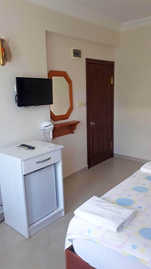 Everest Apart Hotel