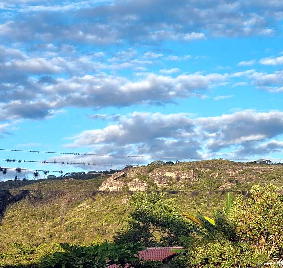 CASA DE RETALHOS Boutique Albergue, casaril histórico, com 5 suítes individuais e cozinha coletiva, no coração da vila de Igatu-Ba, que preserva fortes traços culturais da época do garimpo, venha viver uma experiência única!
