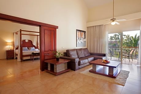 Colonial Club One Bedroom Suite with Jacuzzi (Adults Only, 18+) - Free WiFi