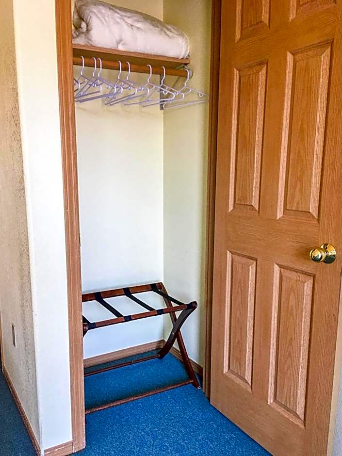 Sea Treasures Inn