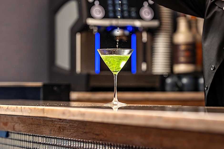 Hotel Westport Kansas City, Tapestry Collection by Hilton