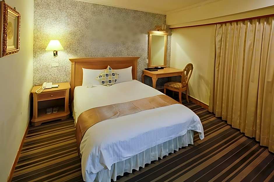 Cambridge Tainan Hotel