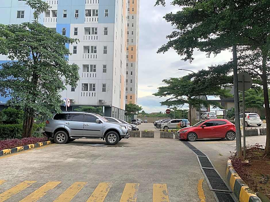 Collection O 93750 Luxury Rooms @ Urbantown Serpong