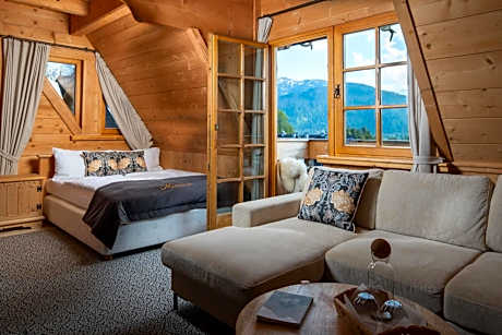 Family Room with Mountain View