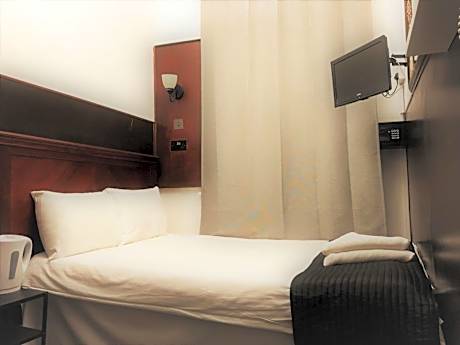 Twin Room with Shared Toilet