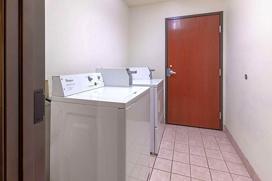 Super 8 by Wyndham Garland/Rowlett/East Dallas Area