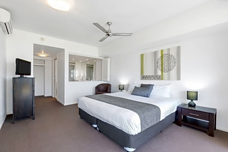 3 Bedroom Pool Facing Apartment