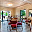 Econo Lodge Inn & Suites Philadelphia MS
