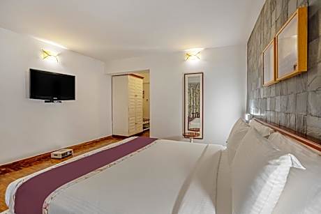 2 Bed Room Suite with Balcony and Garden View