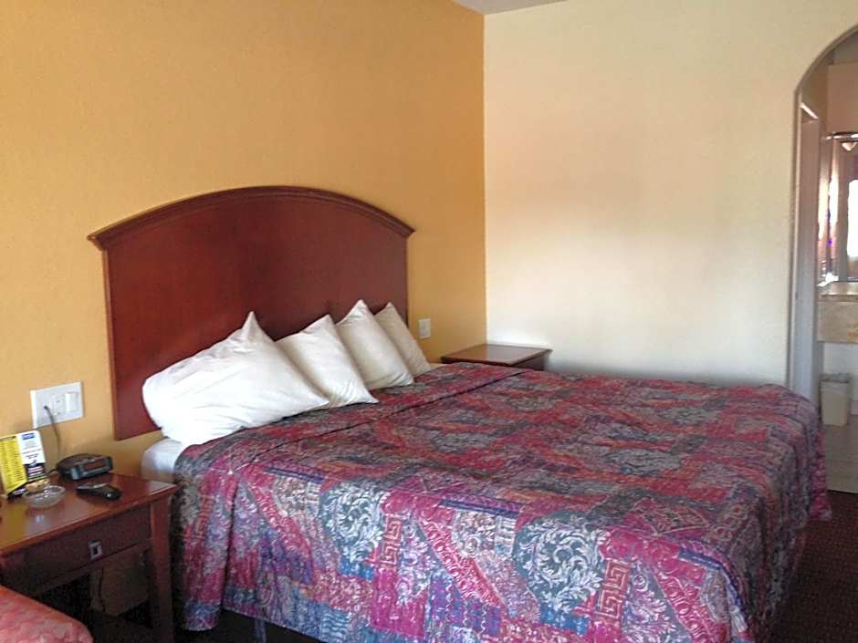 Scottish Inn & Suites