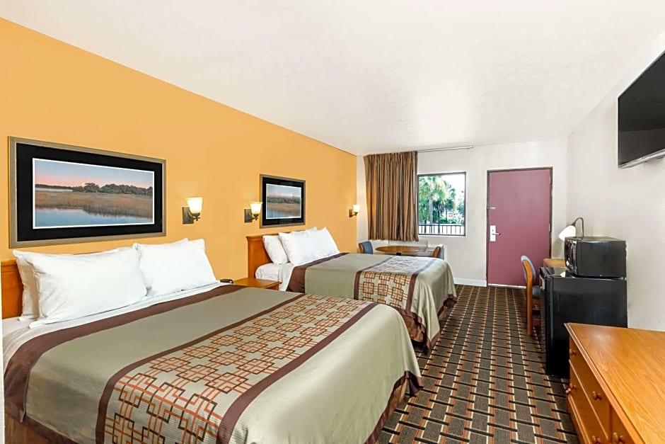 Days Inn by Wyndham Little River