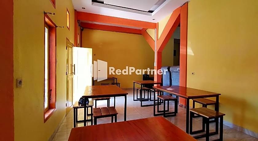 Hotel Hing Amimah near Bau Bau Port RedPartner