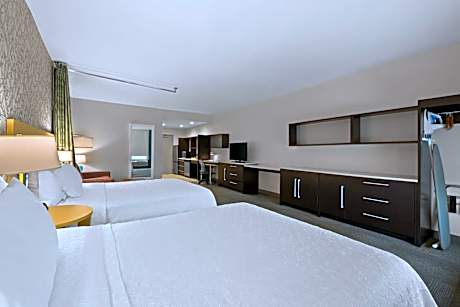 Queen Studio with Two Queen Beds - Non-Smoking