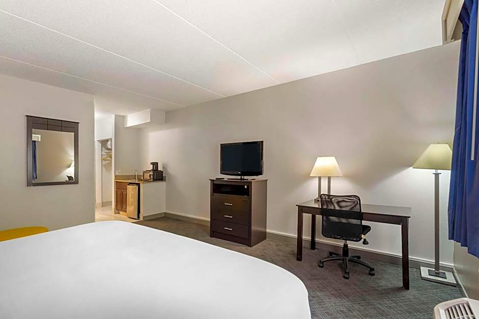 Comfort Inn & Suites Mundelein-Vernon Hills