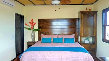 1-Bedroom Lagoon View Overwater Bungalow Suite with King Bed
