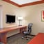 La Quinta Inn & Suites by Wyndham Atlanta Ballpark/Galleria
