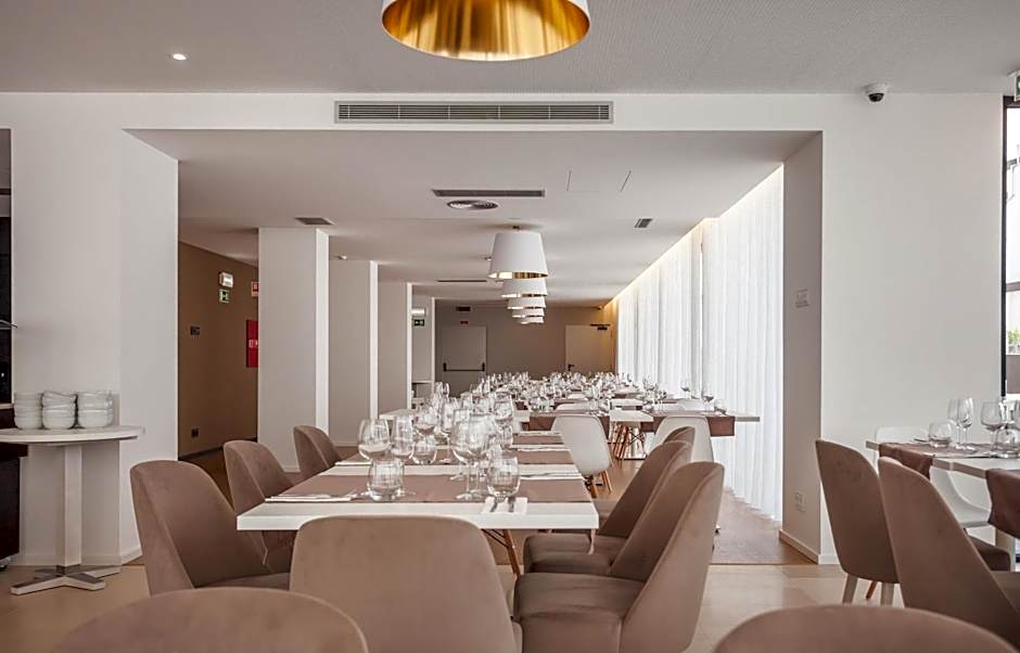 Essence Inn Marianos Hotel