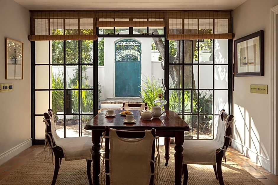 Akademie Street Boutique Hotel