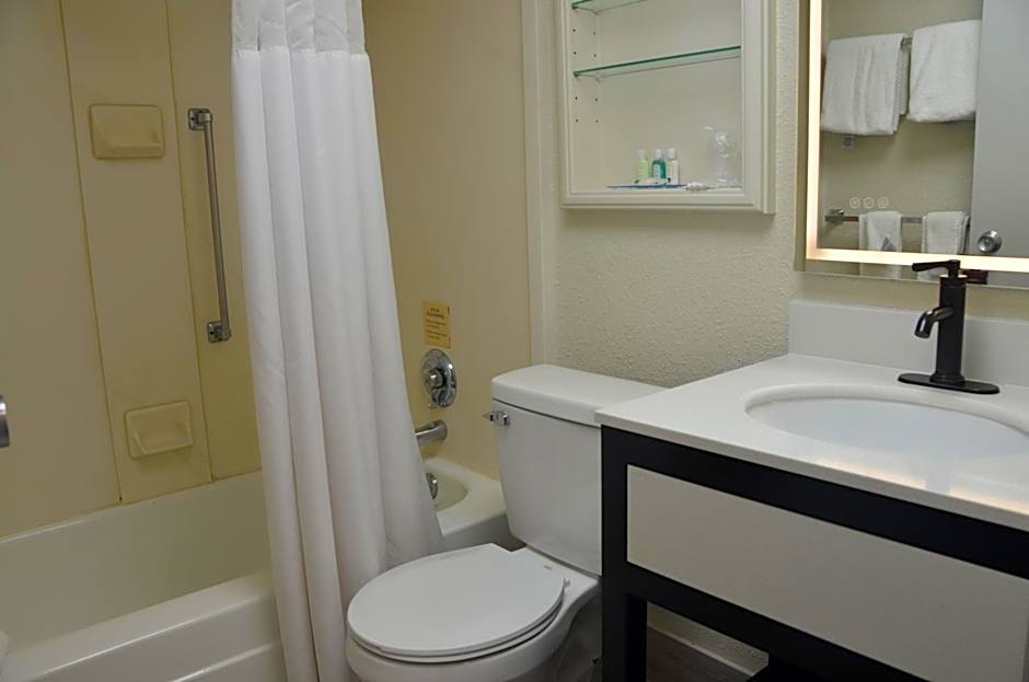 Quality Inn Perrysburg - Toledo South